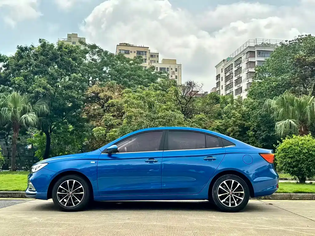 Roewe i5 2020 1.5L AT 4G Flagship