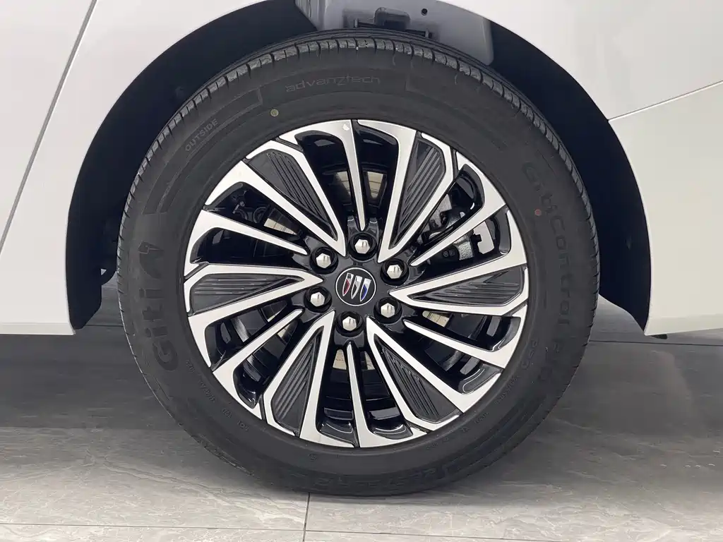 Buick GL8 Hybrid — миниатюра 19