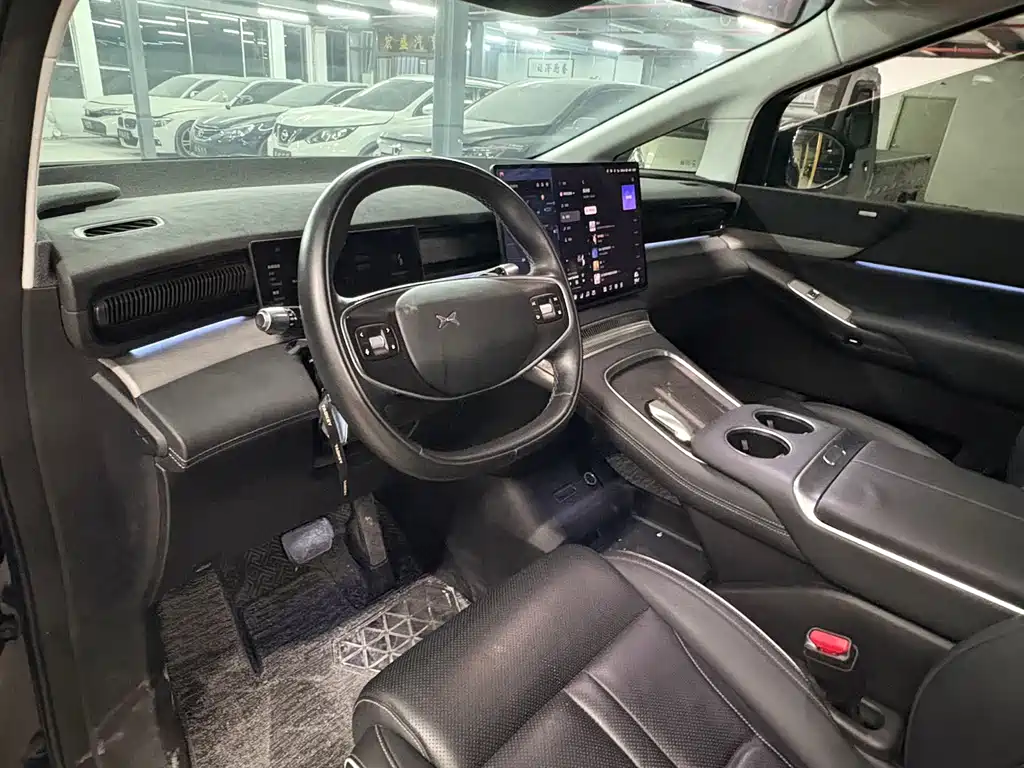 XPeng X9 — миниатюра 11