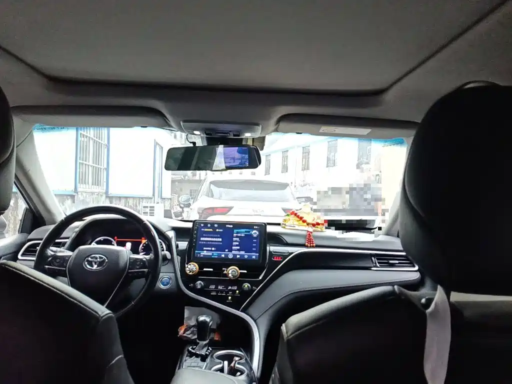 Toyota Camry — миниатюра 9