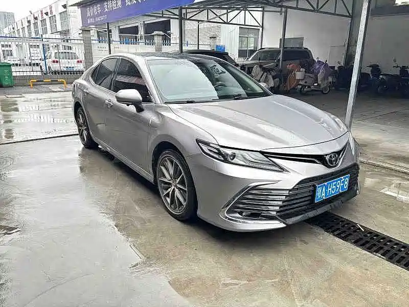 Toyota Camry — миниатюра 3