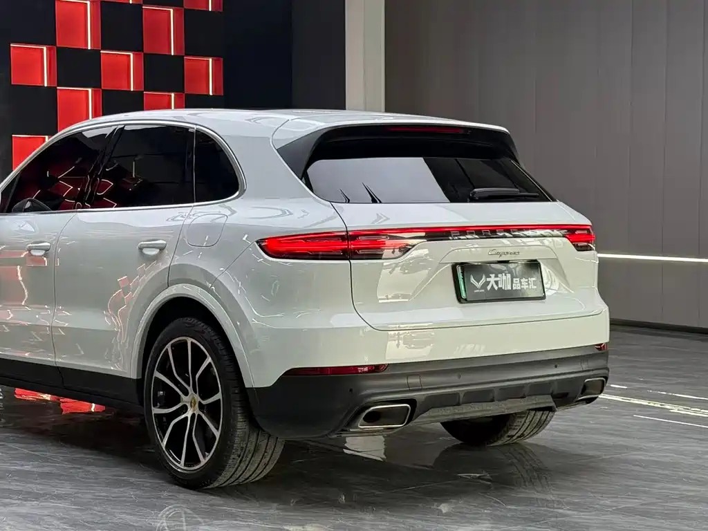 PORSCHE CAYENNE NEW ENERGY