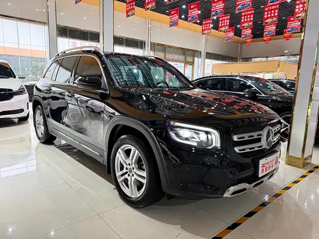 MERCEDES-BENZ GLB