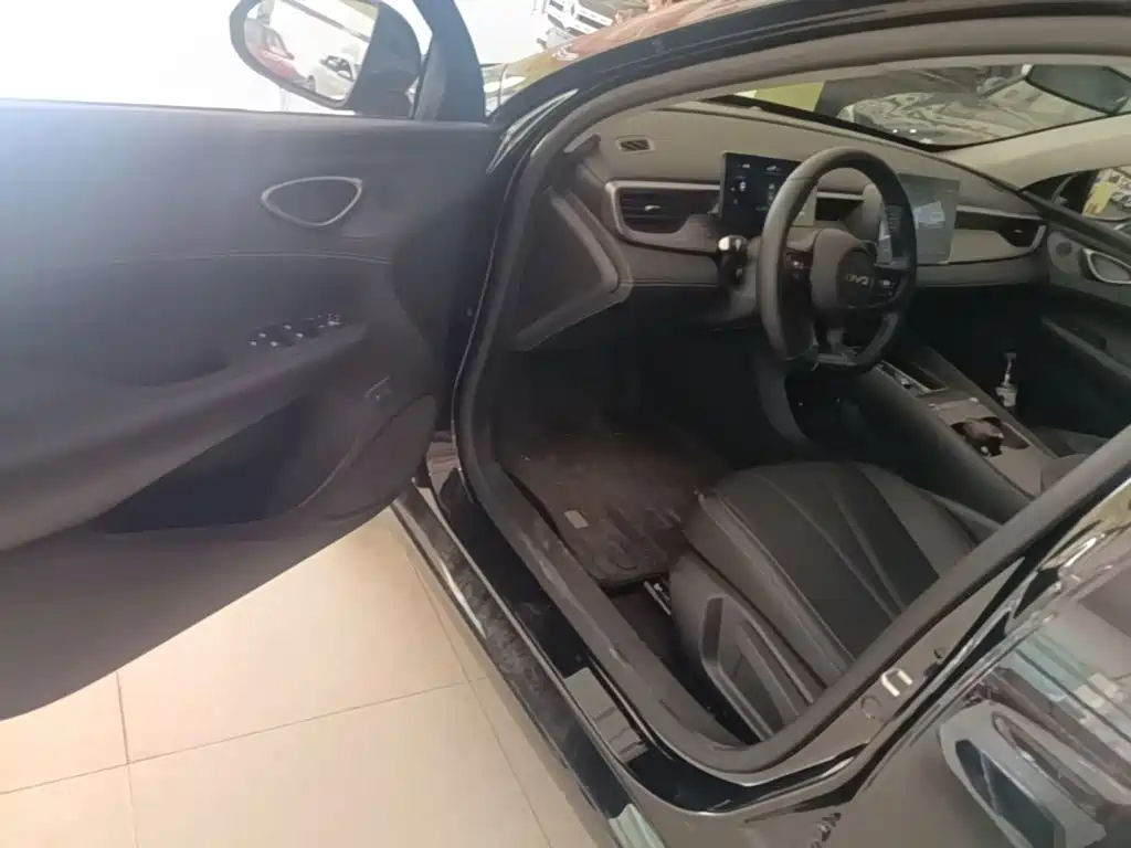 BYD Seal 05 DM-i — миниатюра 16