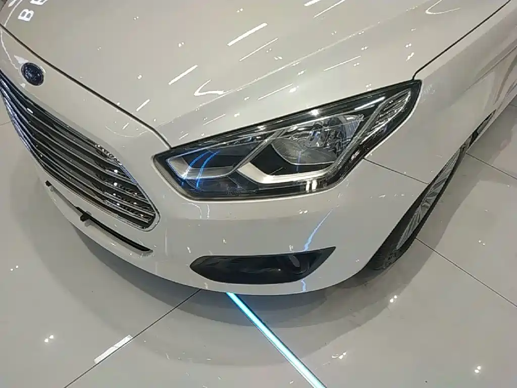 Ford Escort — миниатюра 24