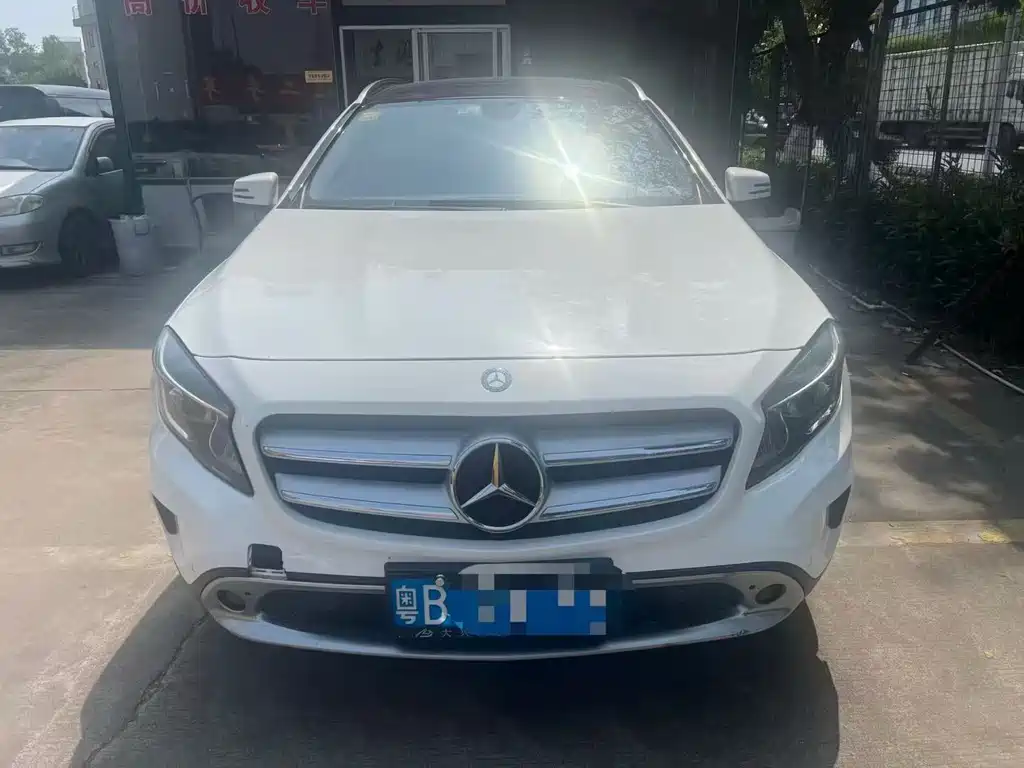 Mercedes-Benz GLA 2015