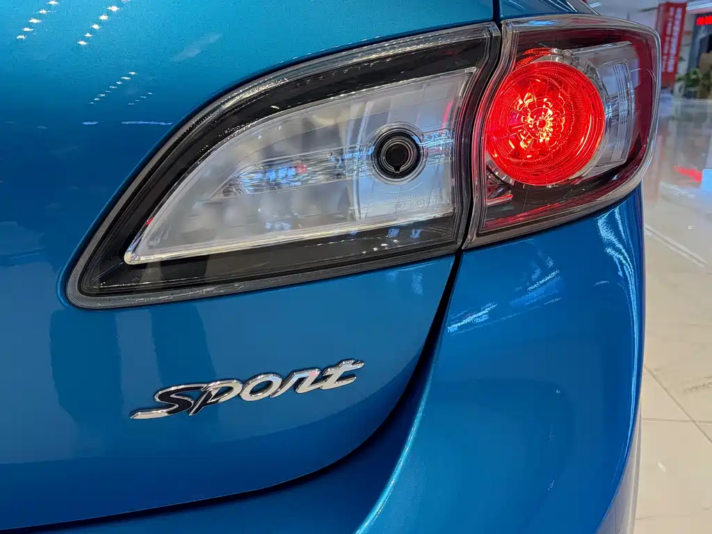 Mazda Mazda3 2010 2.0 AT Luxury
