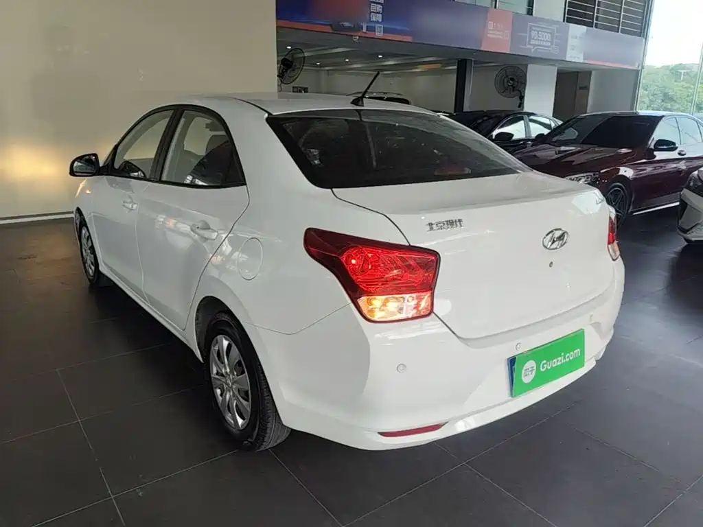 Hyundai Verna — миниатюра 5