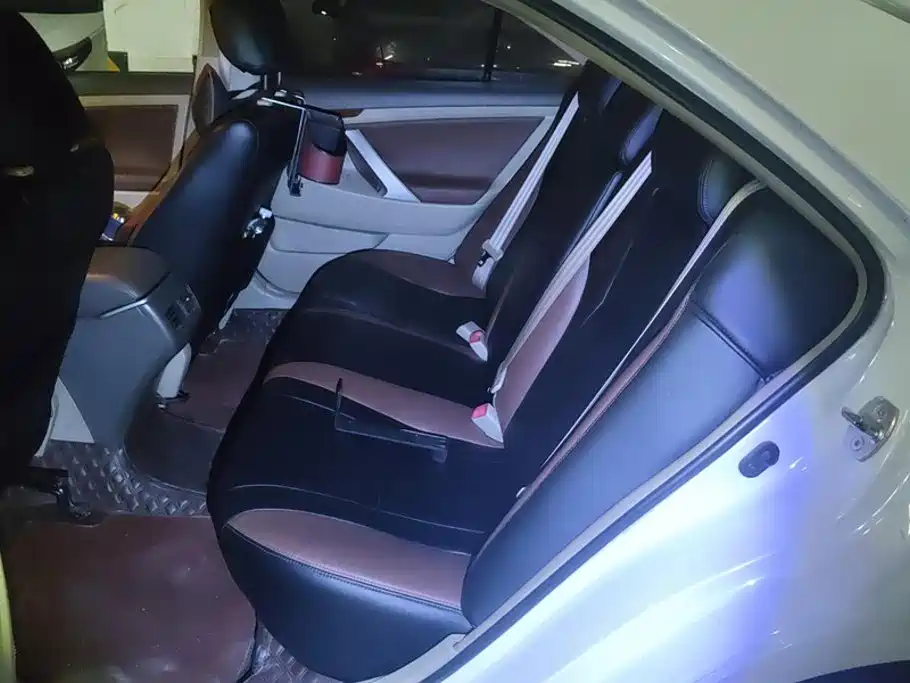 Toyota Camry — миниатюра 11
