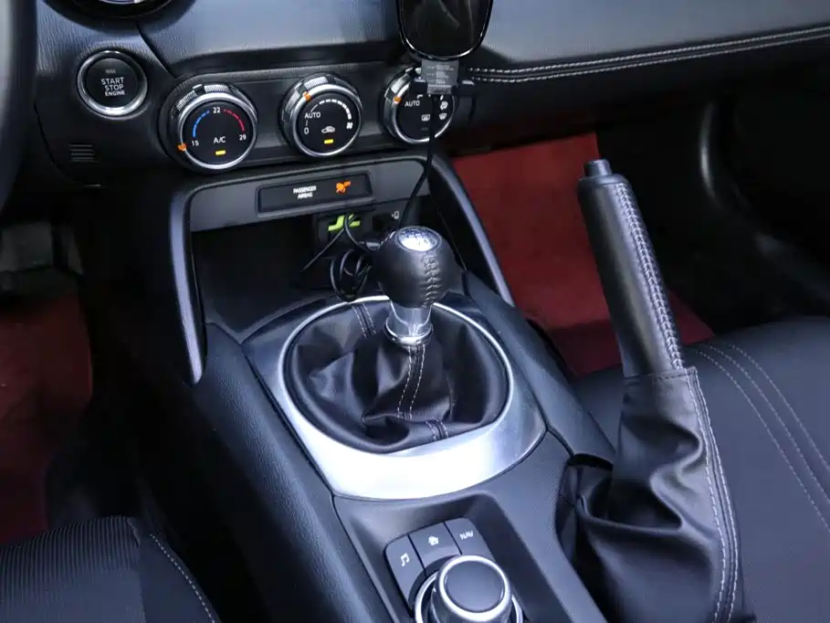 Mazda MX-5 — миниатюра 9