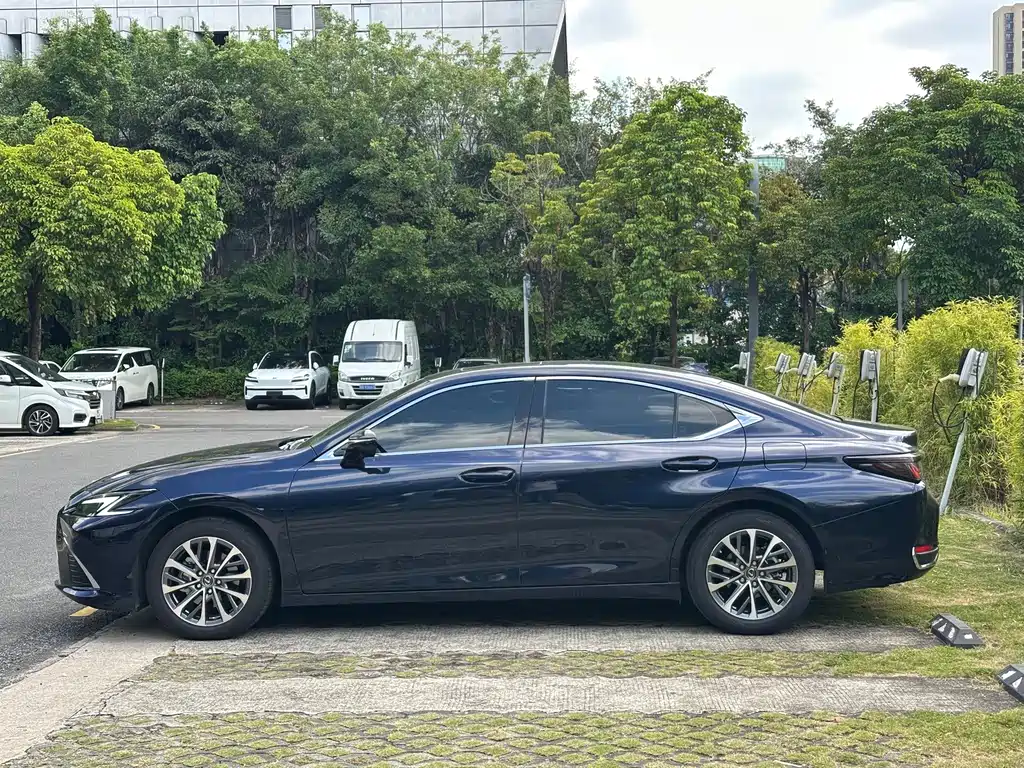 Lexus ES — миниатюра 3