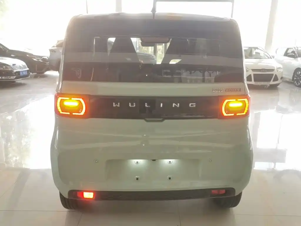 Wuling MINIEV — миниатюра 6