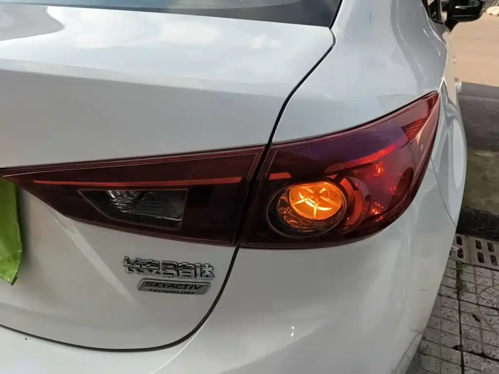 Mazda 3 Axela — миниатюра 8