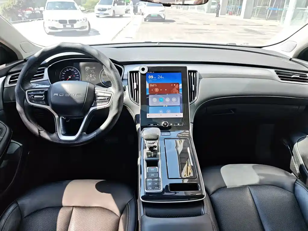 Roewe i6 MAX New Energy — миниатюра 10