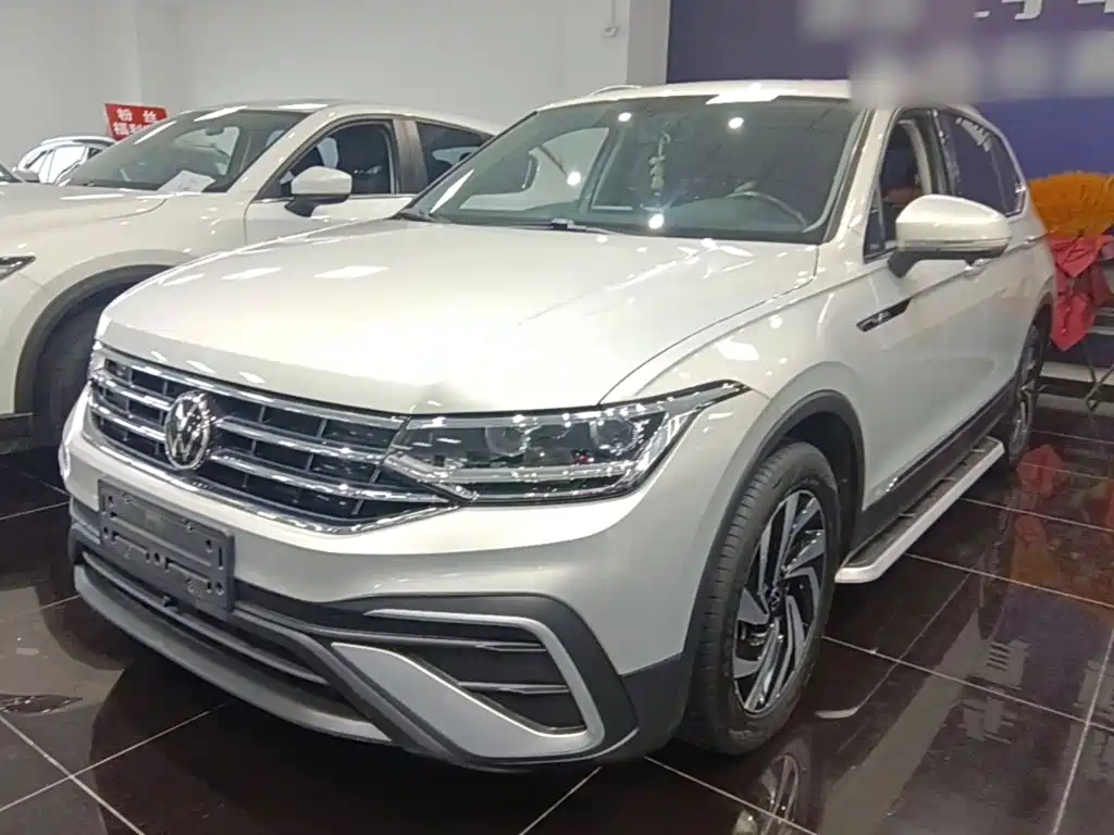 Volkswagen Tiguan L — миниатюра 2