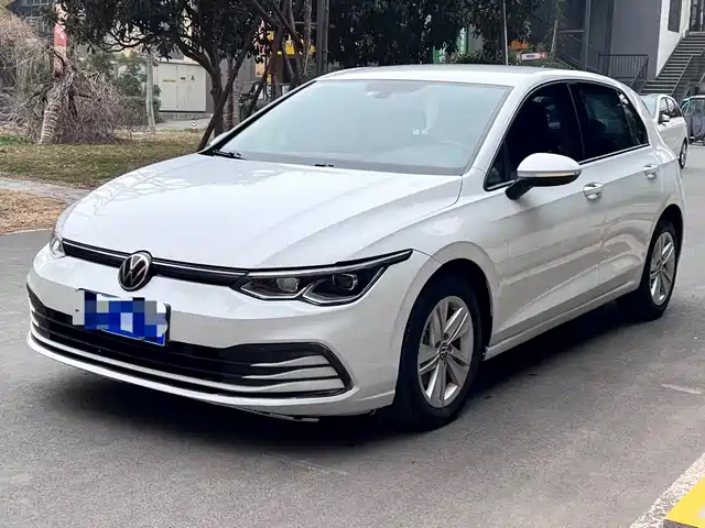 VOLKSWAGEN GOLF 2023