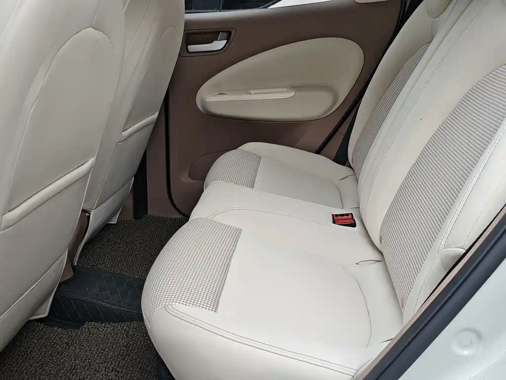 Wuling MINIEV — миниатюра 8