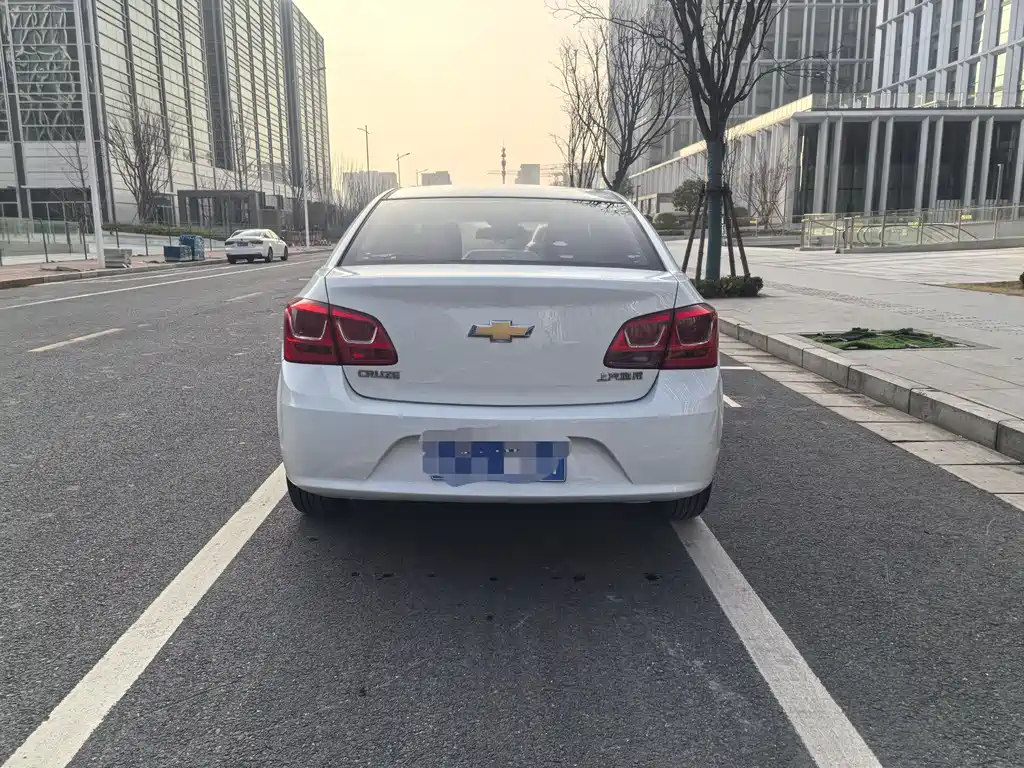 CHEVROLET CRUZE