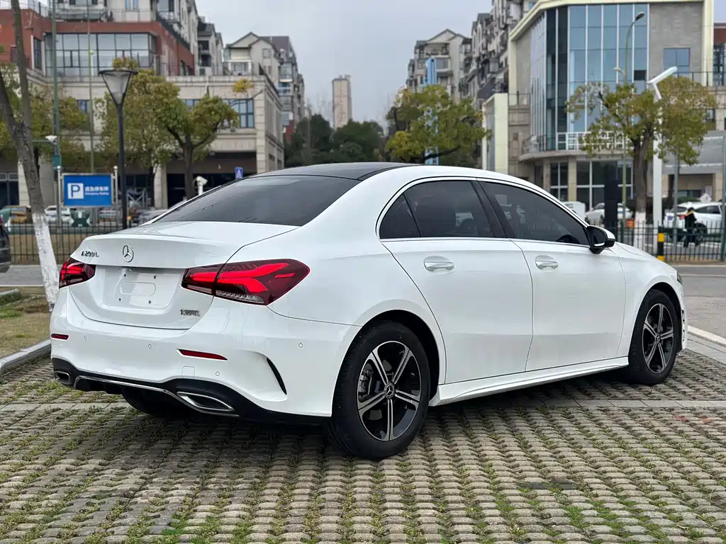 MERCEDES-BENZ A CLASS