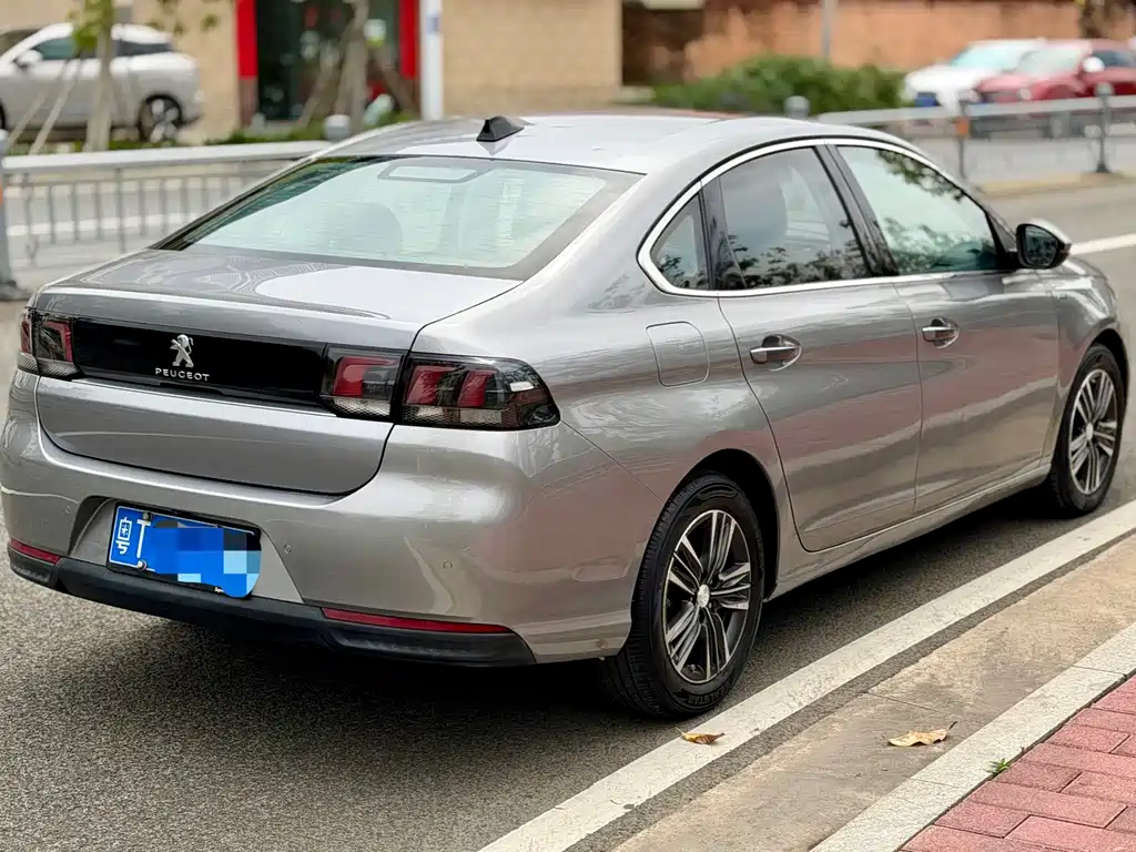 PEUGEOT 308