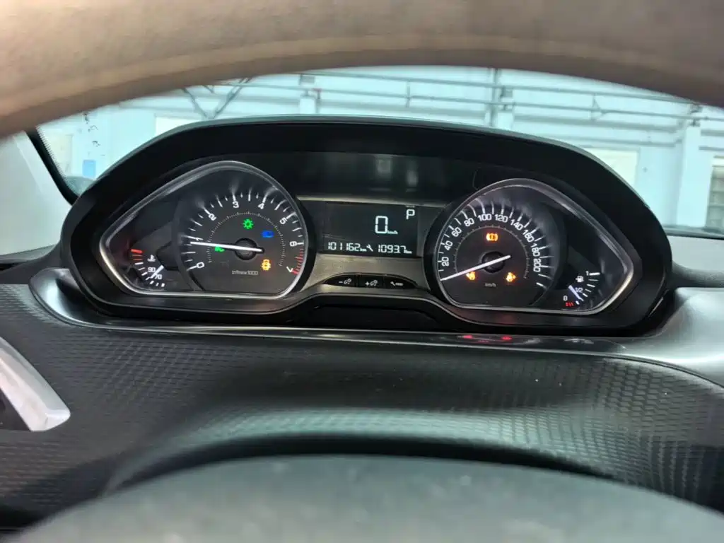 Peugeot 2008 — миниатюра 12