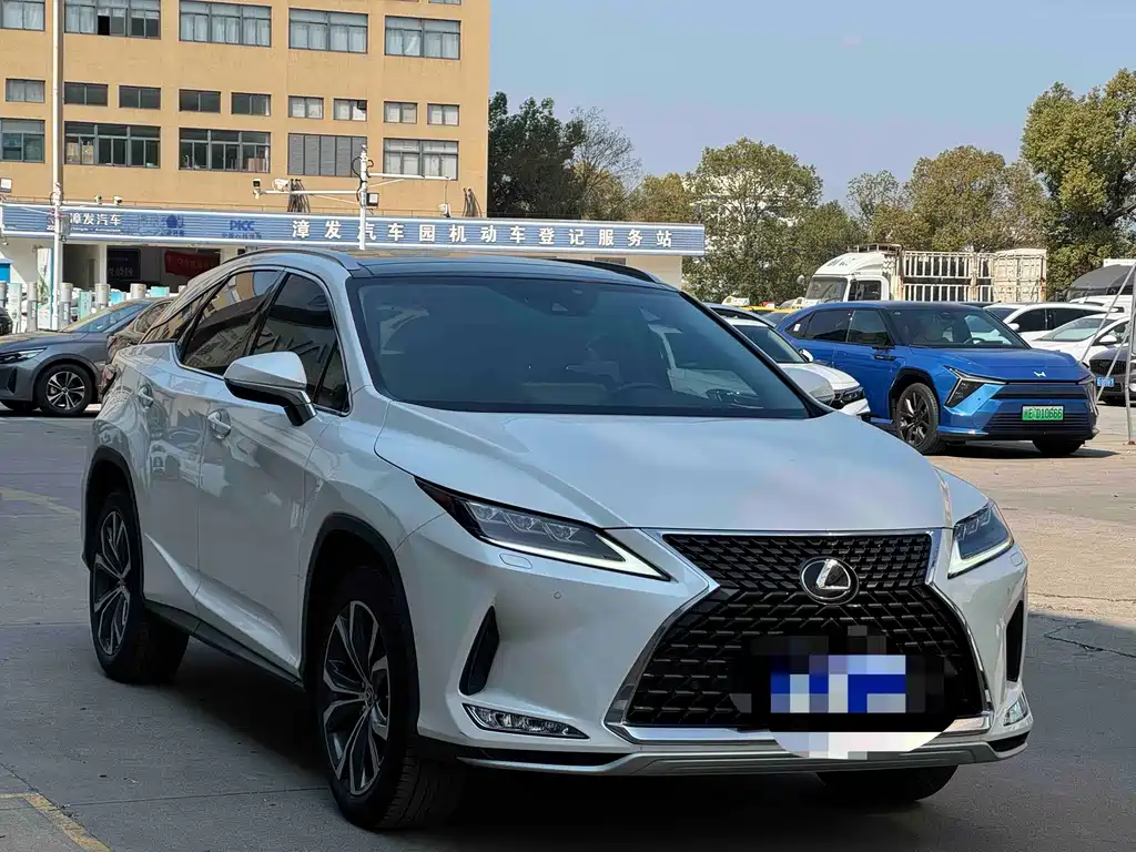 Lexus RX 2021