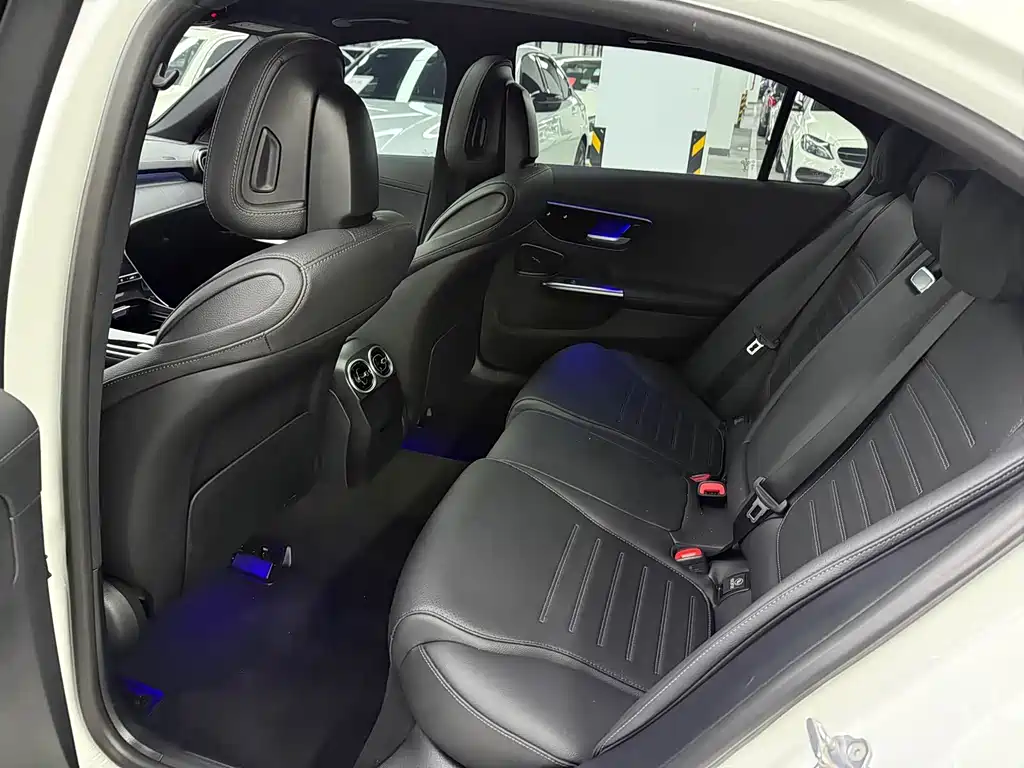 Mercedes-Benz C-Class — миниатюра 10