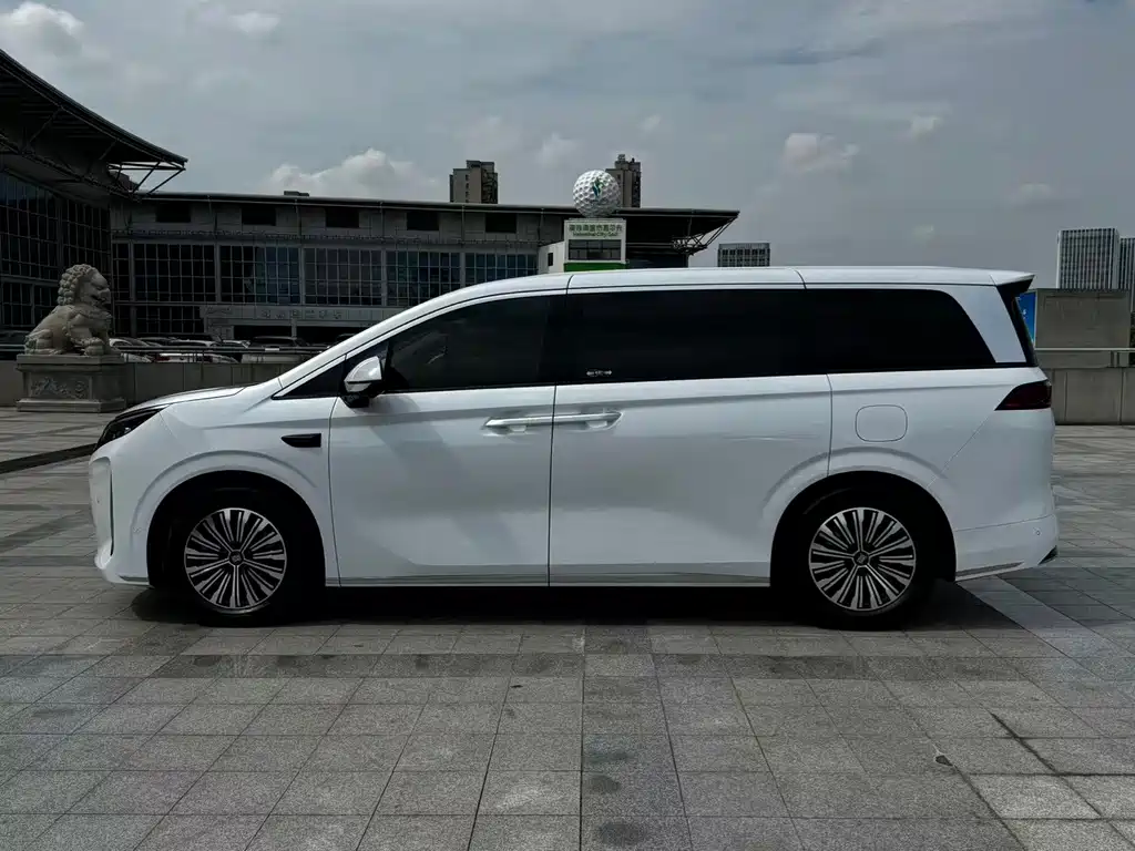 BYD Xia — миниатюра 5