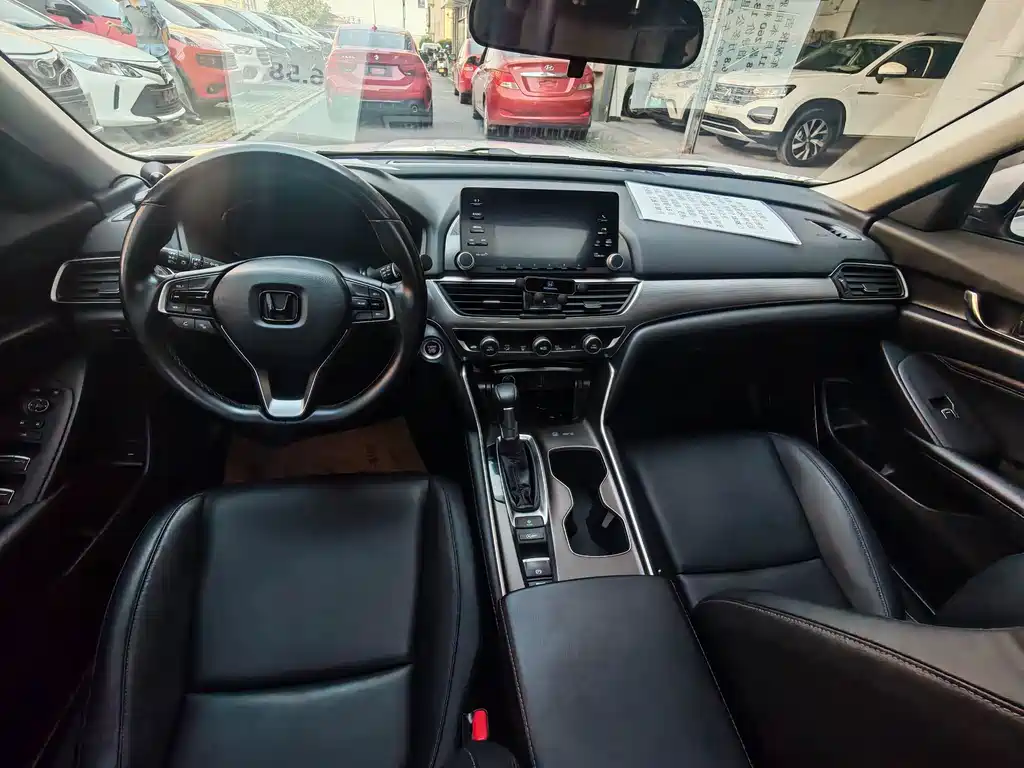 Honda Accord — миниатюра 9