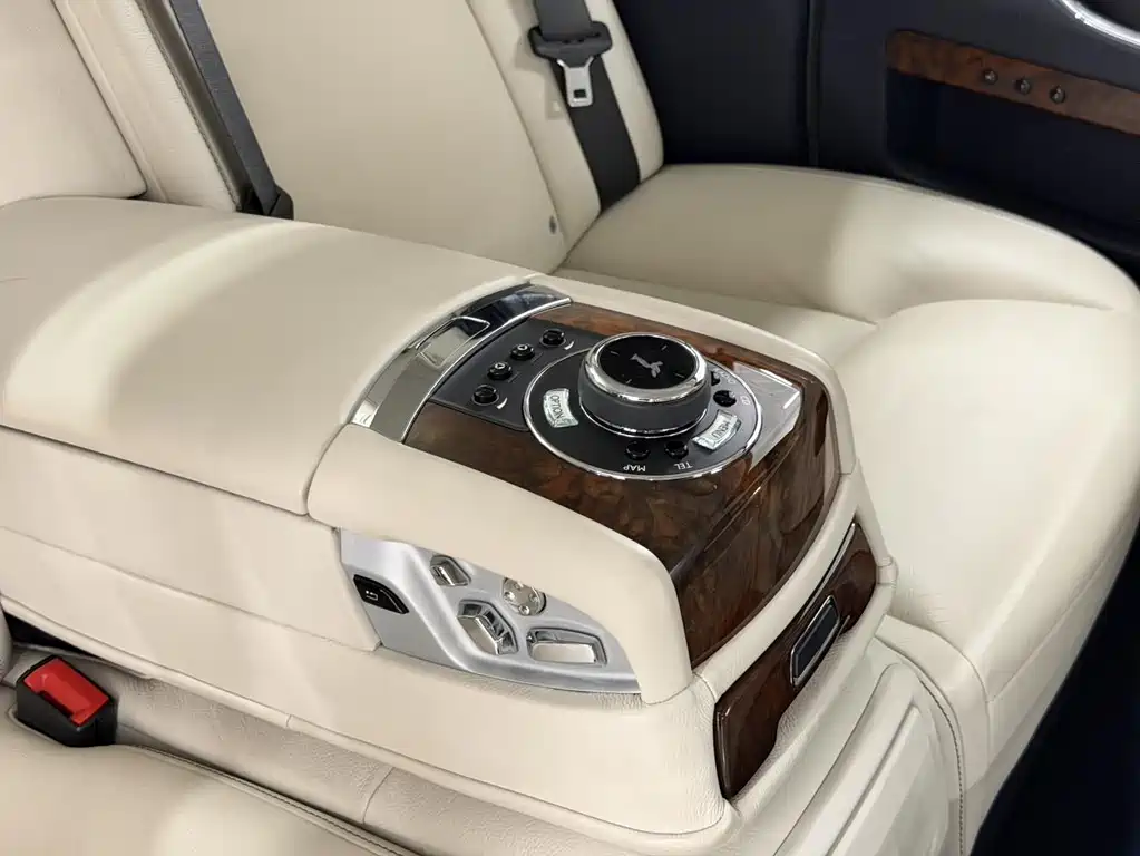 Rolls-Royce Ghost — миниатюра 9