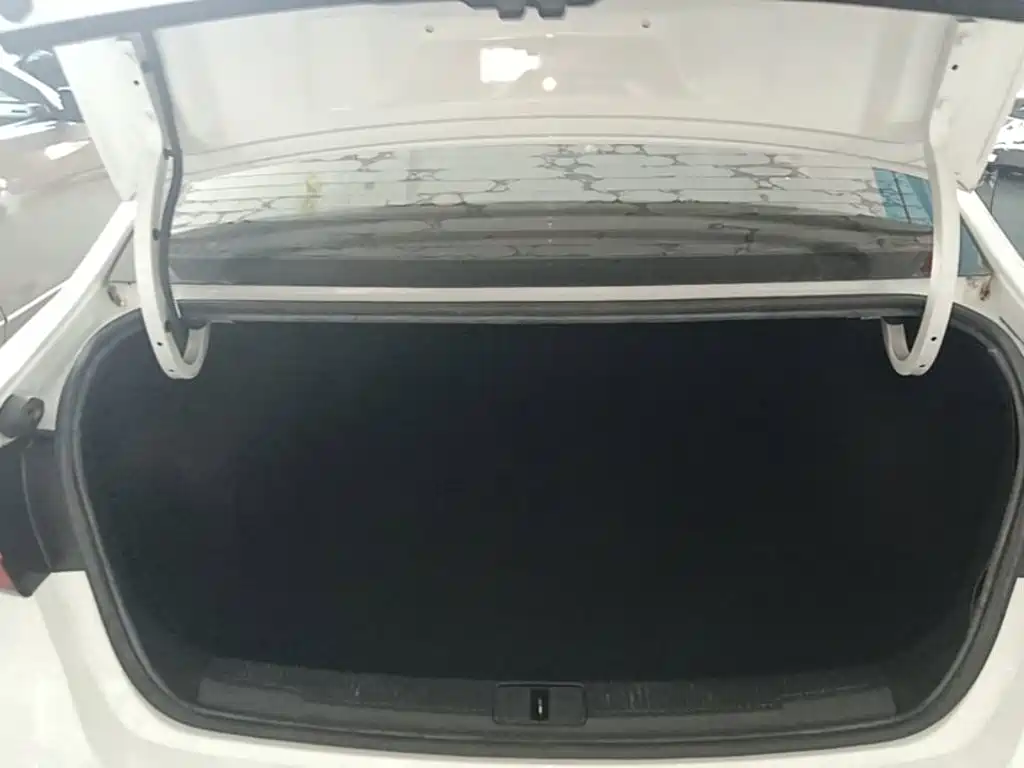 Roewe i5 — миниатюра 19