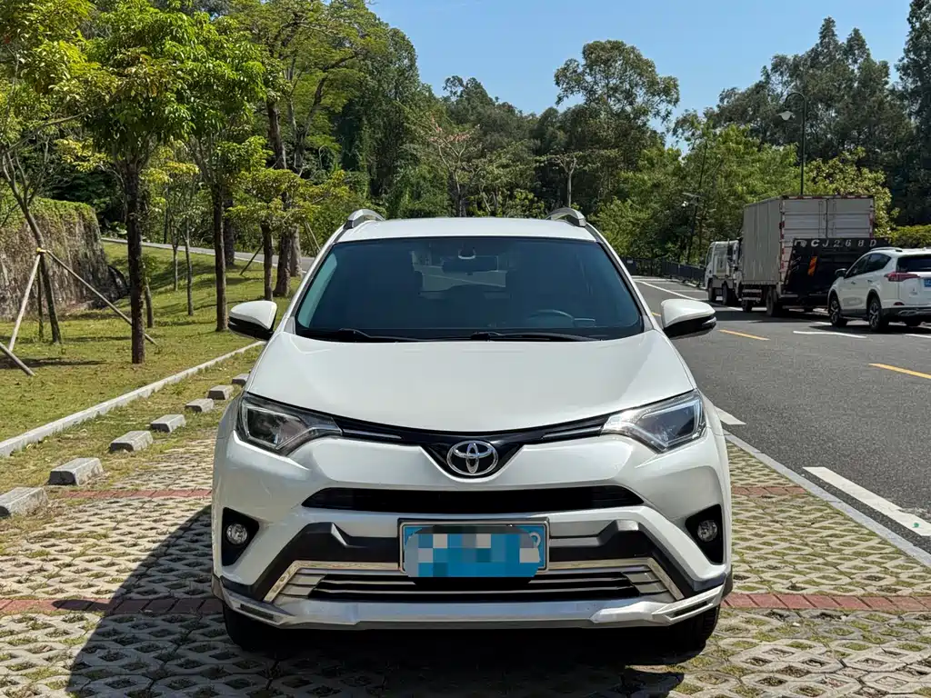 Toyota RAV4 — миниатюра 2