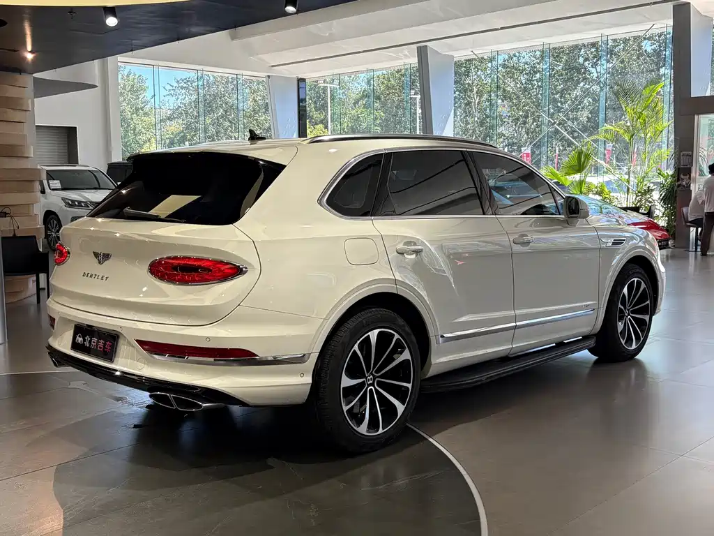 Bentley Bentayga — миниатюра 22