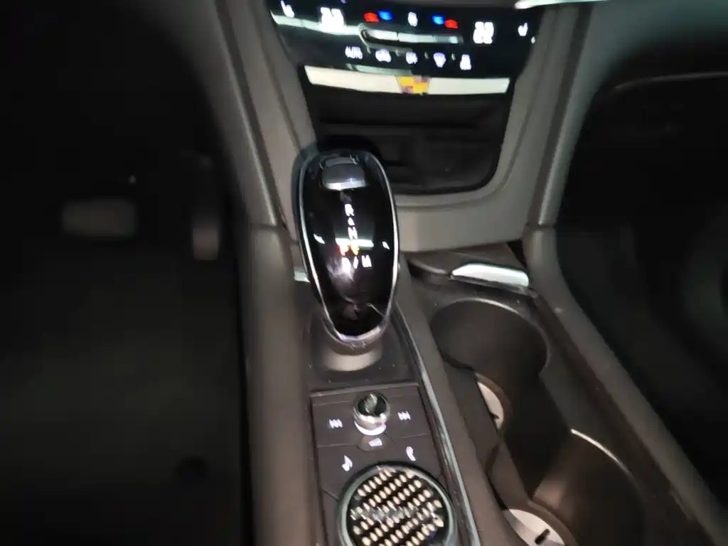 Cadillac XT6 — миниатюра 10