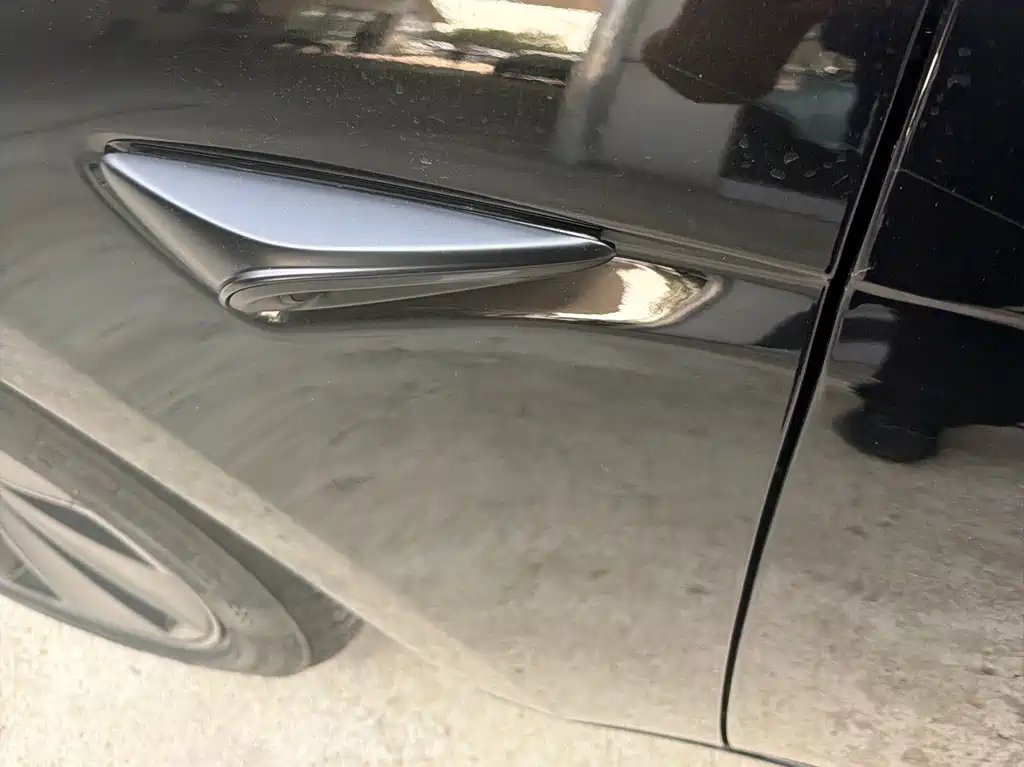 Tesla Model 3 — миниатюра 10