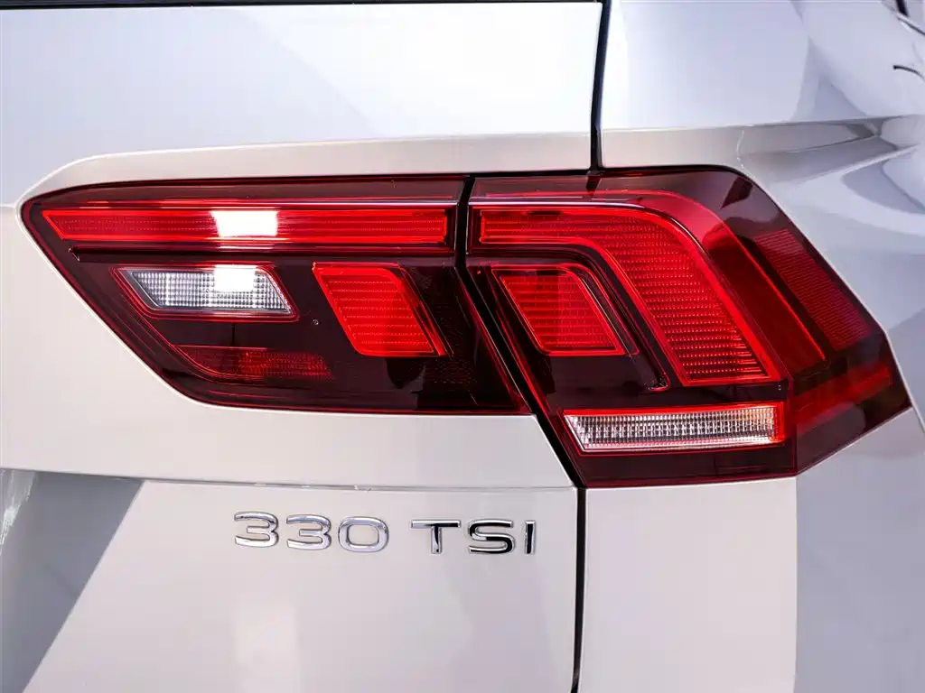 Volkswagen Tiguan L L 2020 330TSI AT Comfort VI