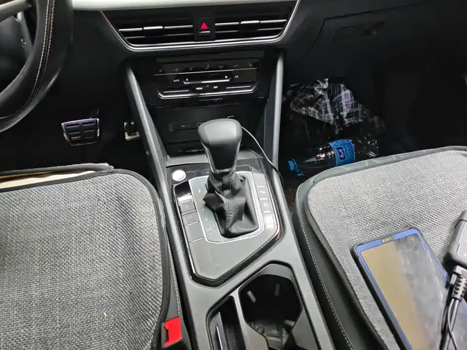 Volkswagen Tiguan L — миниатюра 16
