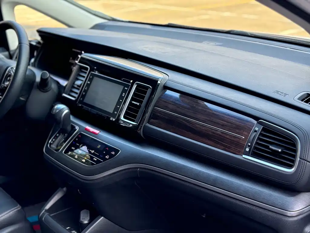 Honda Elysion — миниатюра 20