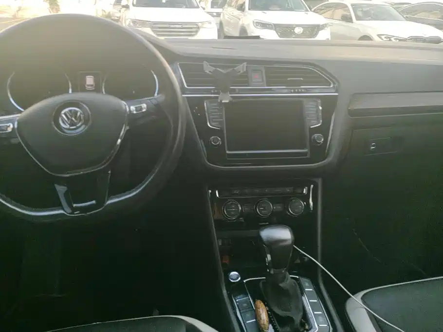 Volkswagen Tiguan L — миниатюра 12