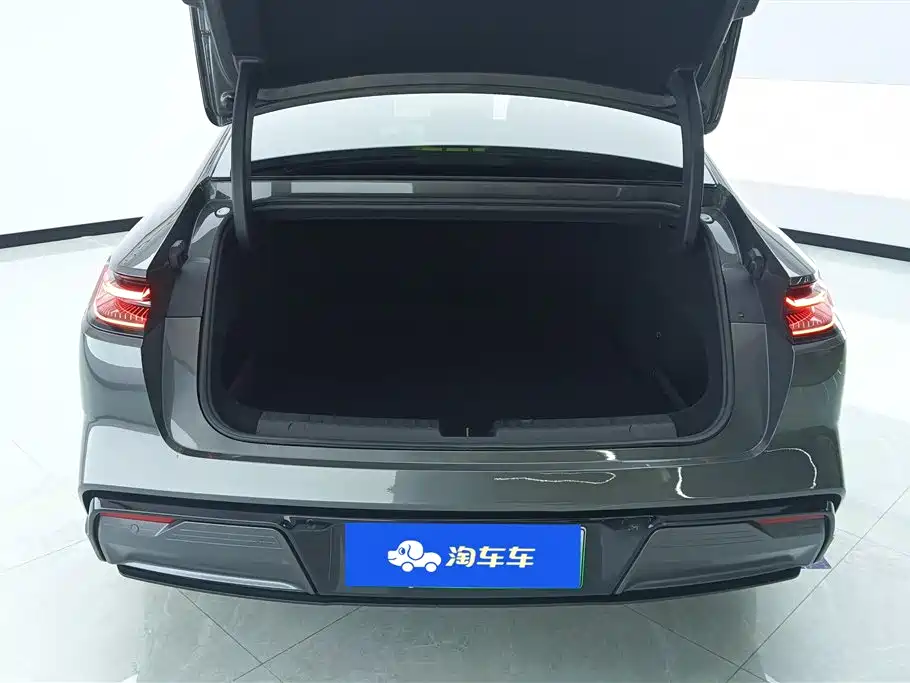 GEELY GALAXY GALAXY E8