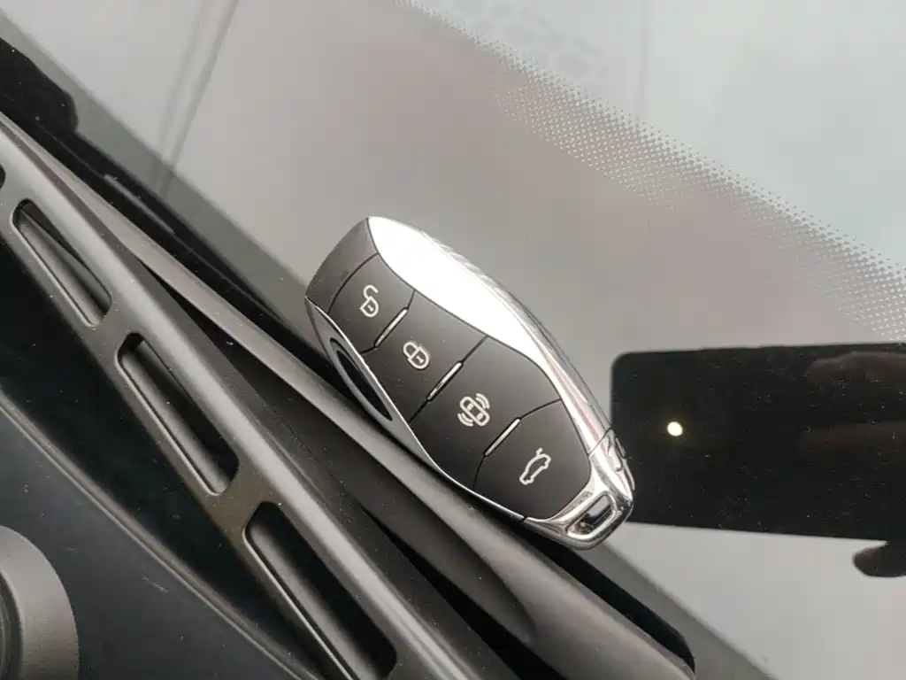 Hongqi Hongqi H5 PHEV — миниатюра 9