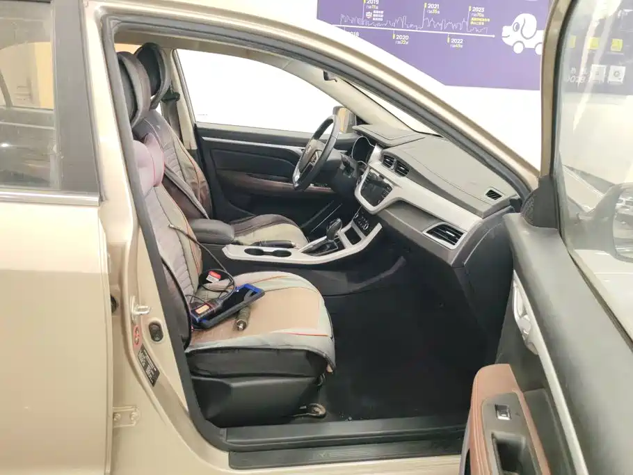 Geely Vision — миниатюра 8