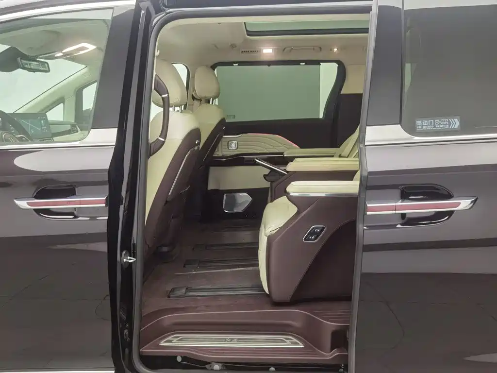 Hongqi Hongqi HQ9 — миниатюра 15