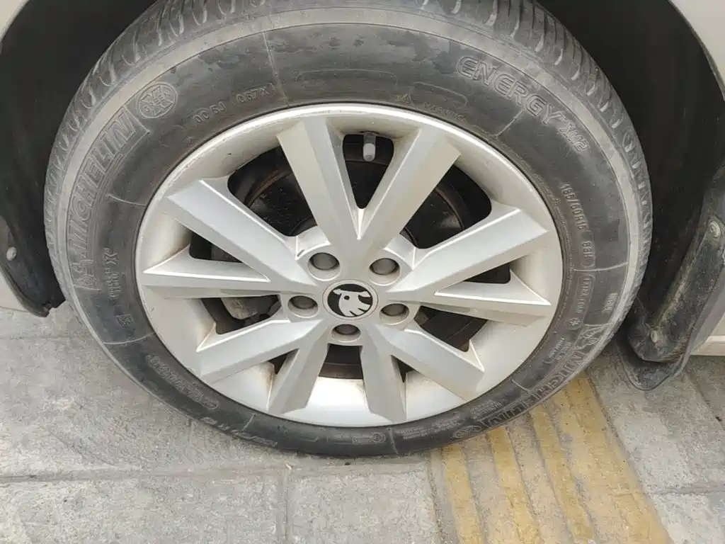 Skoda Rapid — миниатюра 23