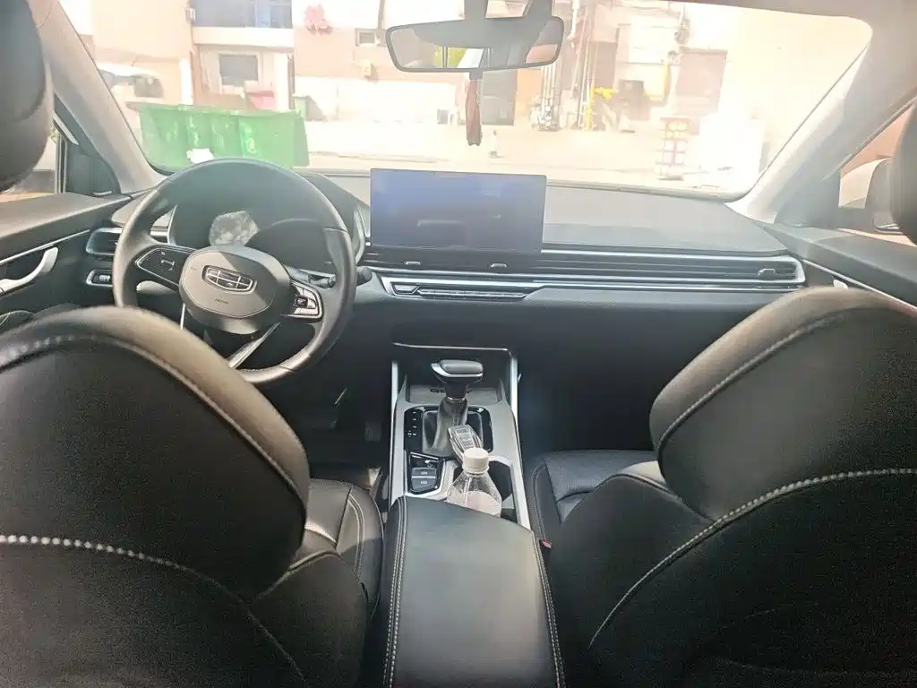 Geely Emgrand — миниатюра 10