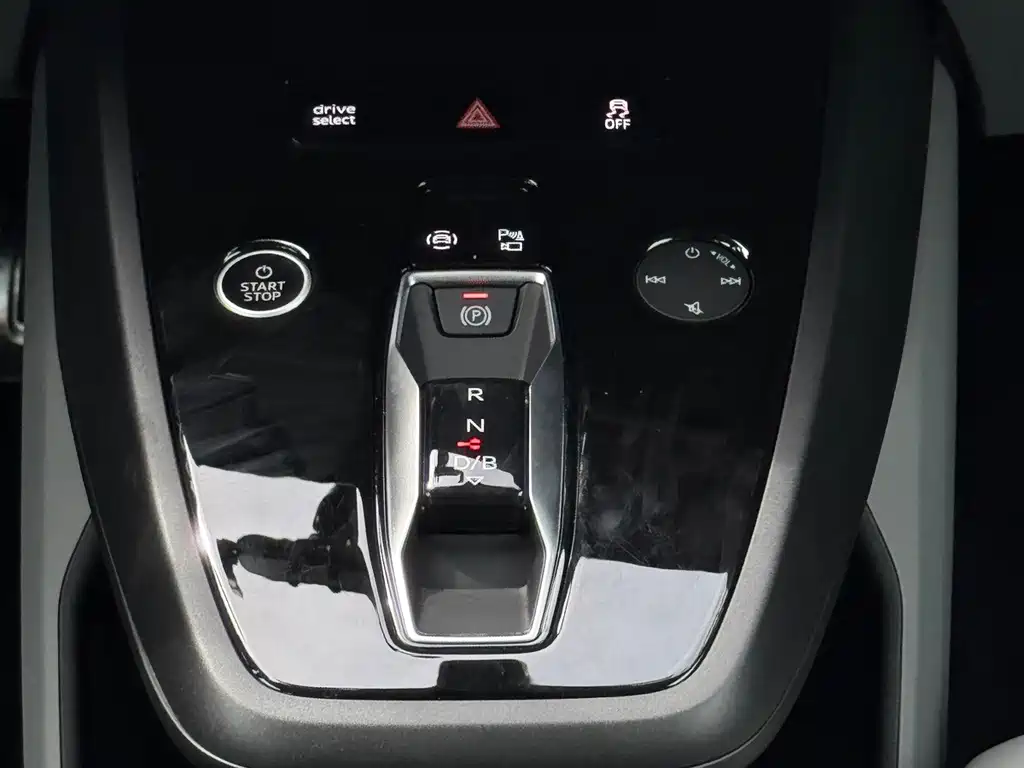 Audi Q5 e-tron — миниатюра 25