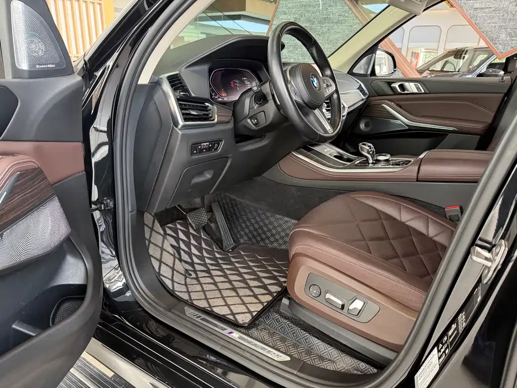 BMW X5 2022 xDrive 30Li Premium M Sport