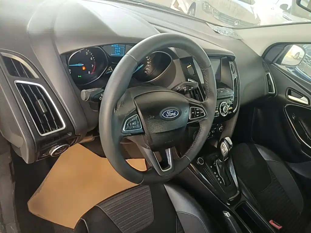 Ford Focus — миниатюра 11