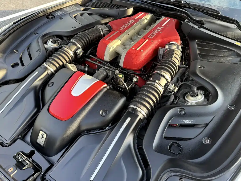 Ferrari FF — миниатюра 6