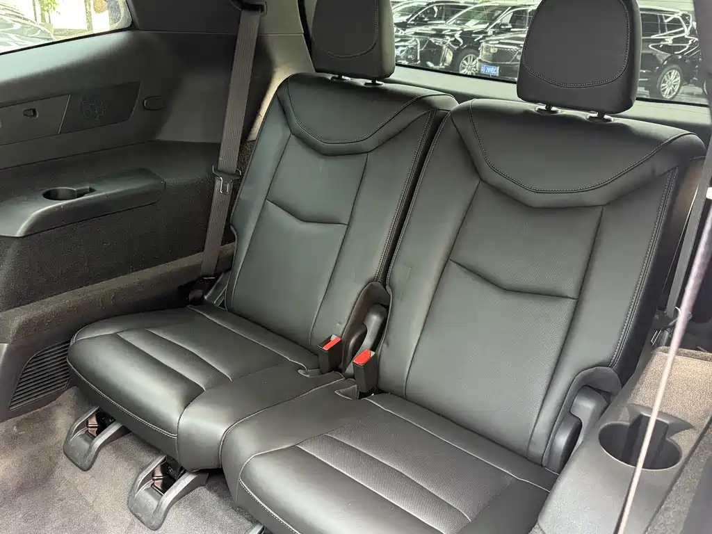 Cadillac XT6 — миниатюра 7